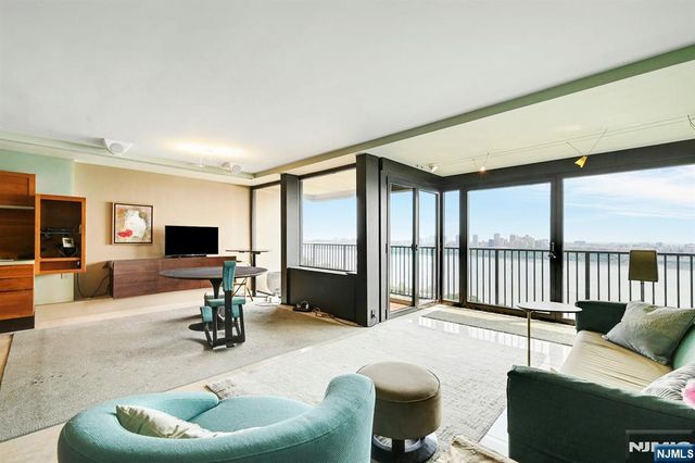 3 Horizon Road 1033, Fort Lee, NJ 07024