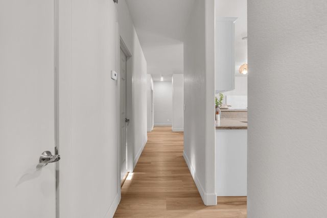 2423 S Sabre Avenue, Fresno, CA 93727