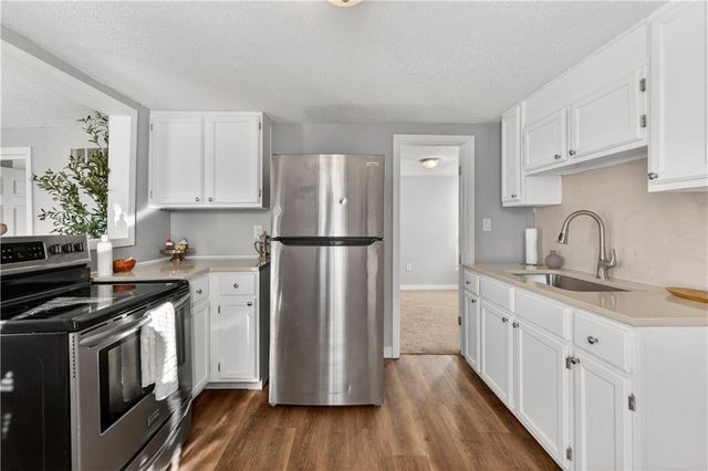 429 NE 42nd Street, Kansas City, MO 64116