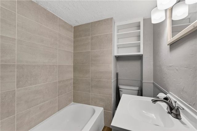 429 NE 42nd Street, Kansas City, MO 64116