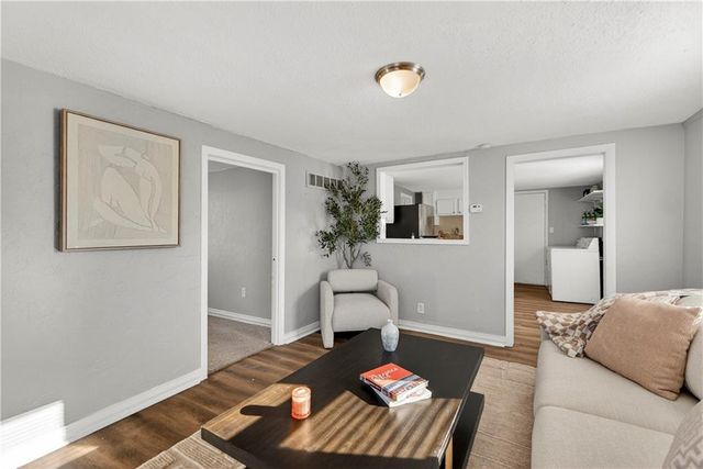 429 NE 42nd Street, Kansas City, MO 64116