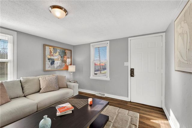 429 NE 42nd Street, Kansas City, MO 64116