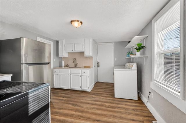 429 NE 42nd Street, Kansas City, MO 64116