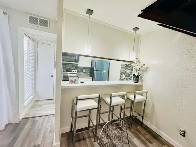 2627 Douglas Avenue 125, Dallas, TX 75219