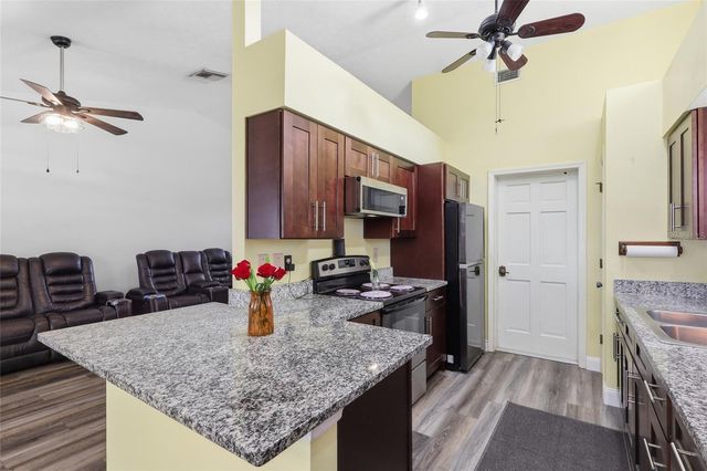 1405 E FRANCES AVENUE, Plant City, FL 33563