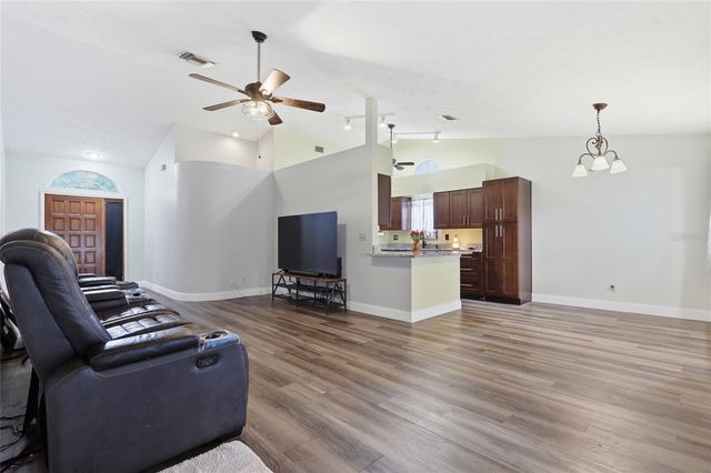 1405 E FRANCES AVENUE, Plant City, FL 33563