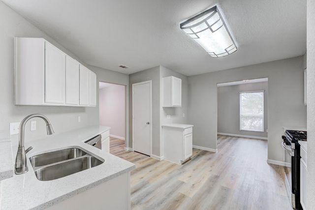 8038 Narrow Brook Way, Houston, TX 77016