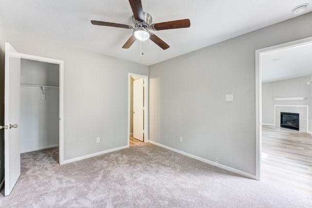 8038 Narrow Brook Way, Houston, TX 77016