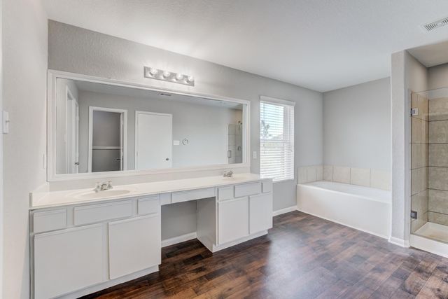 8038 Narrow Brook Way, Houston, TX 77016