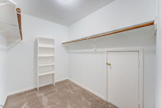 8038 Narrow Brook Way, Houston, TX 77016