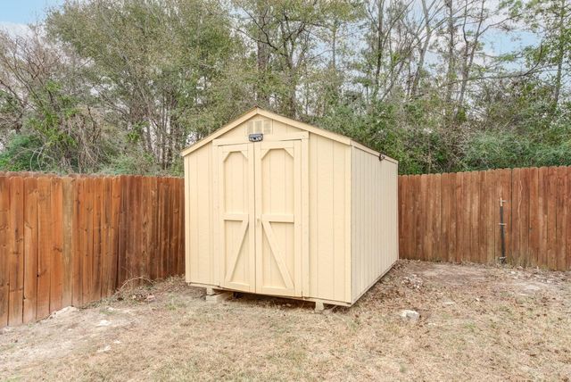 8038 Narrow Brook Way, Houston, TX 77016