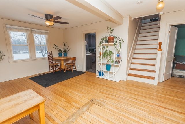 25 Barton Rd, Greenfield, MA 01301