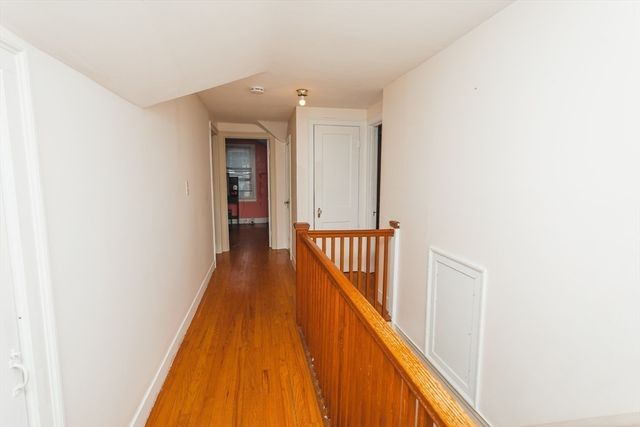 25 Barton Rd, Greenfield, MA 01301