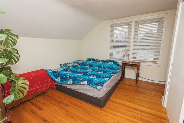 25 Barton Rd, Greenfield, MA 01301