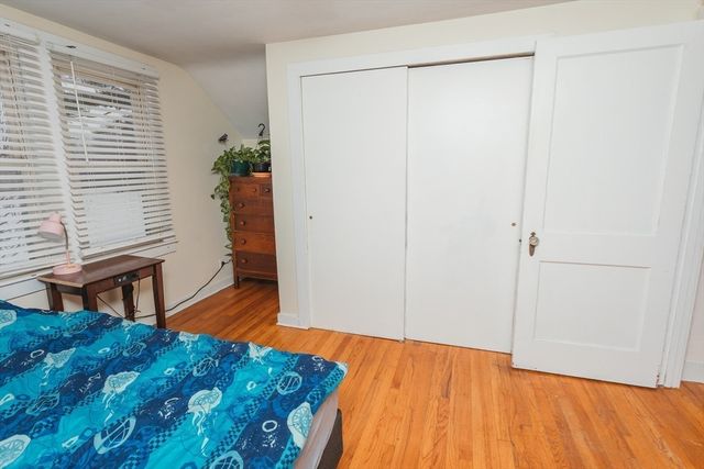 25 Barton Rd, Greenfield, MA 01301