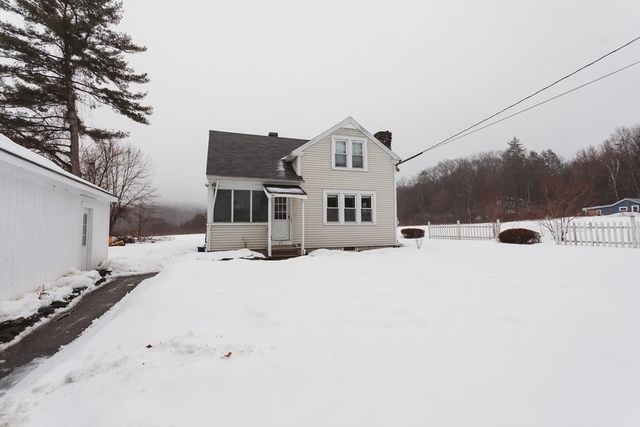 25 Barton Rd, Greenfield, MA 01301