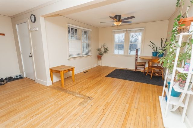 25 Barton Rd, Greenfield, MA 01301