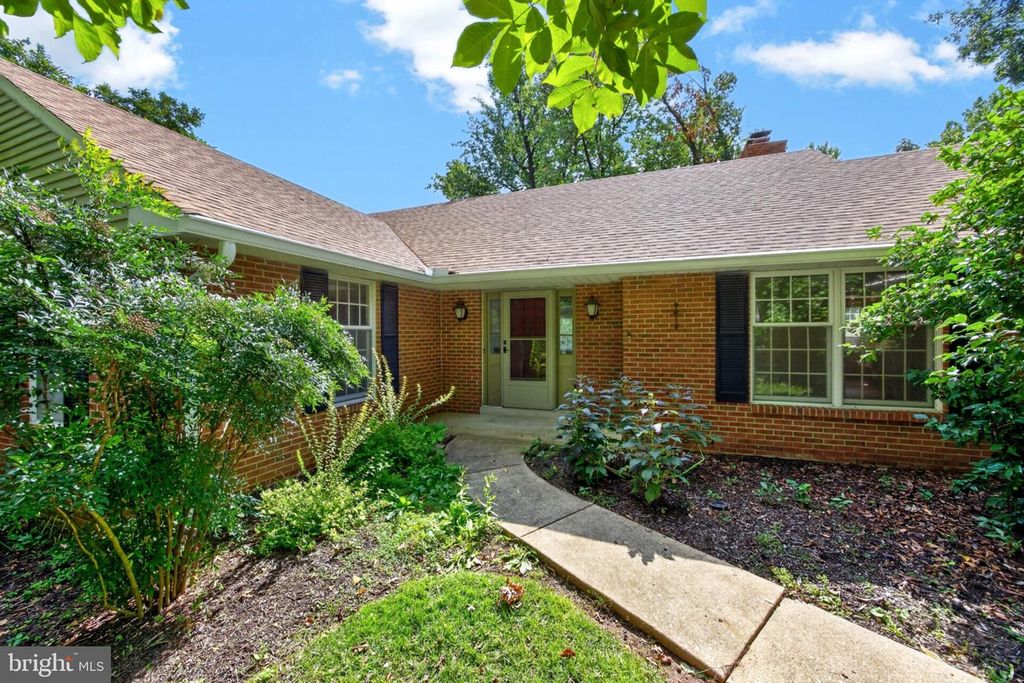 10 CHILTON RD, Wilmington, DE 19803 — exterior