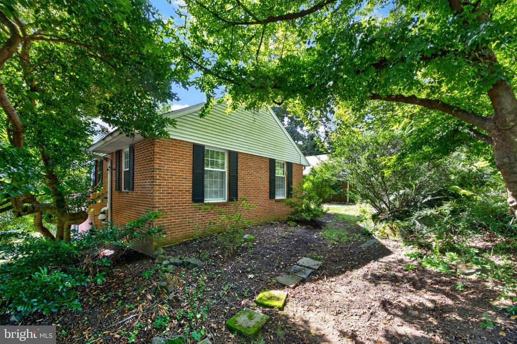10 CHILTON RD, Wilmington, DE 19803 — photo 2