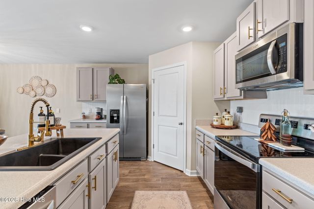 6220 Centipede Place, Castle Hayne, NC 28429