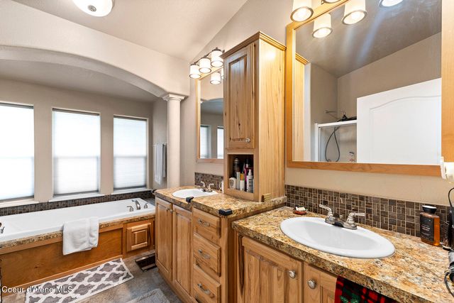 11248 N Bruss Rd, Rathdrum, ID 83858