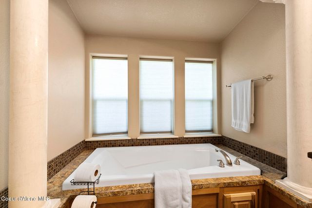 11248 N Bruss Rd, Rathdrum, ID 83858