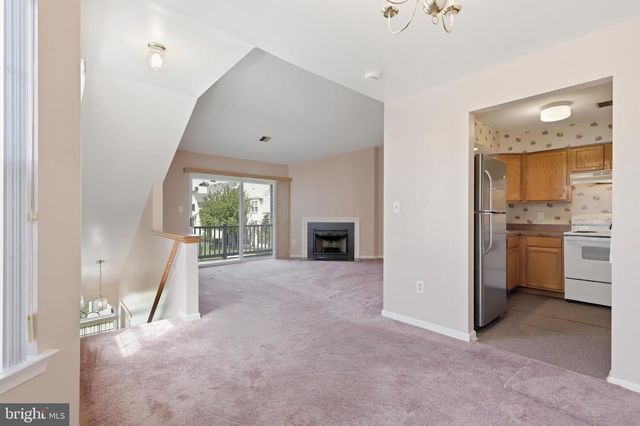 702 EATON CT, Quakertown, PA 18951