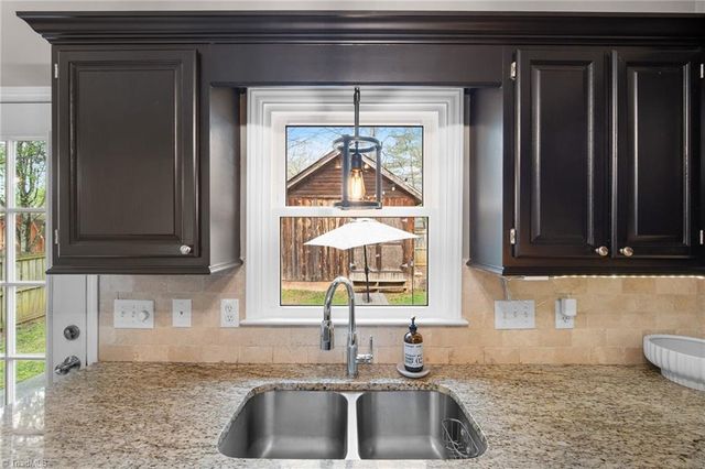 1600 Springfield Way Drive, Clemmons, NC 27012