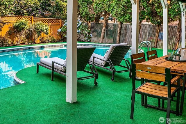 647 NW 51st Street, Seattle, WA 98107