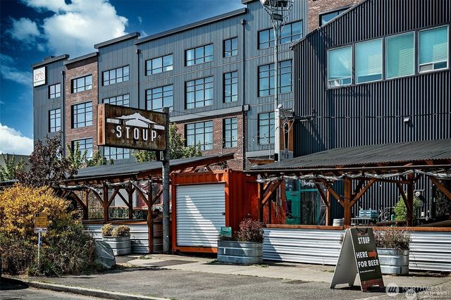 647 NW 51st Street, Seattle, WA 98107