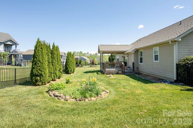 31 BLACK IRON Lane, Hendersonville, NC 28792