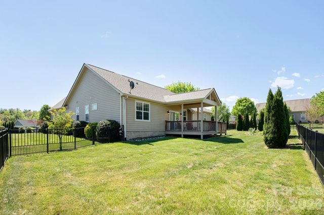 31 BLACK IRON Lane, Hendersonville, NC 28792