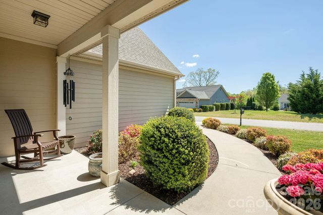 31 BLACK IRON Lane, Hendersonville, NC 28792