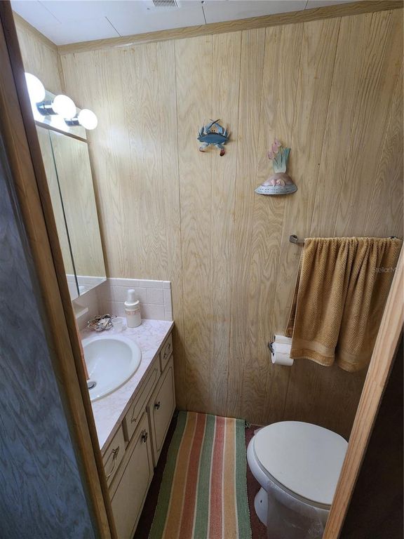 Image 21 of property listing at 316 DANUBE CIRCLE, Bradenton, FL 34207