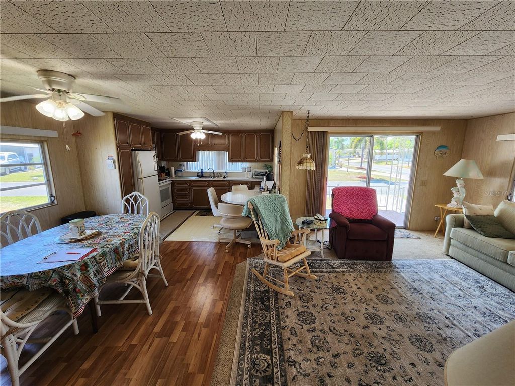 Image 24 of property listing at 316 DANUBE CIRCLE, Bradenton, FL 34207