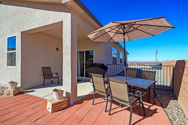 71 Tome Vista Drive, Los Lunas, NM 87031