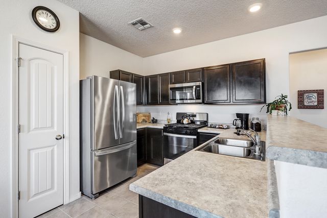 71 Tome Vista Drive, Los Lunas, NM 87031