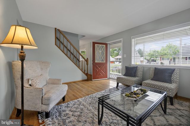 112 LUXOR ST, Manassas Park, VA 20111