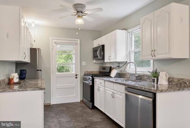 112 LUXOR ST, Manassas Park, VA 20111