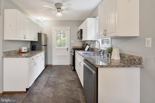112 LUXOR ST, Manassas Park, VA 20111