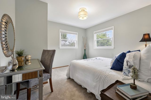 112 LUXOR ST, Manassas Park, VA 20111