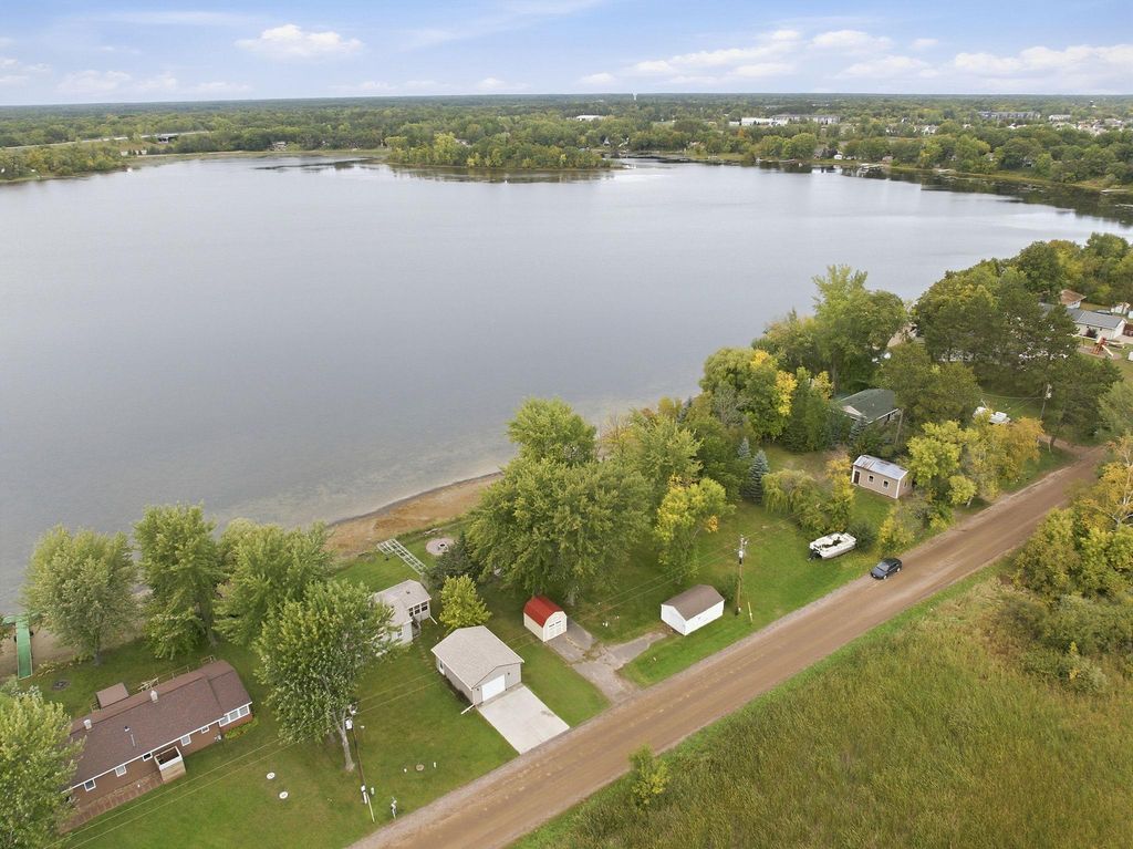 31468 London Drive NE, Cambridge, MN 55008 — photo 3