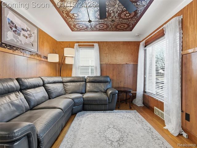 4185 Edmund Street, Wayne, MI 48184