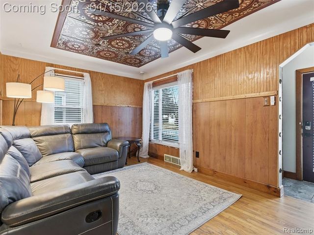 4185 Edmund Street, Wayne, MI 48184