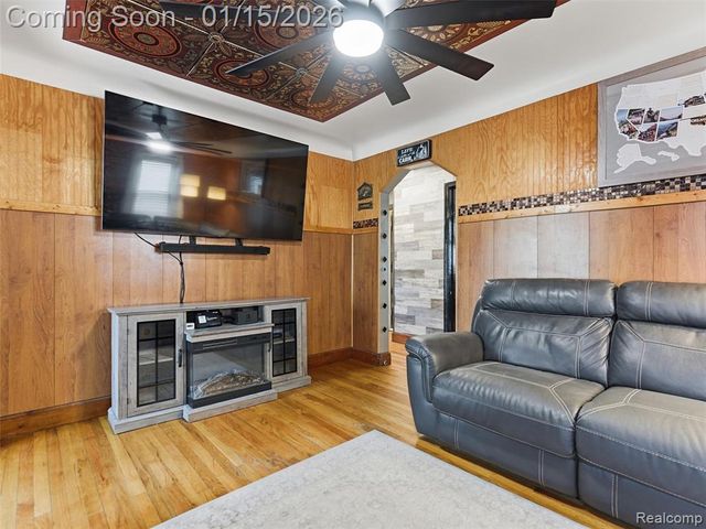 4185 Edmund Street, Wayne, MI 48184