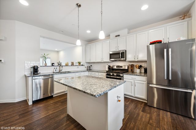 3S616 Everton Drive, Warrenville, IL 60555