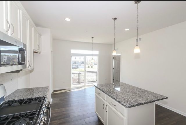 3S616 Everton Drive, Warrenville, IL 60555