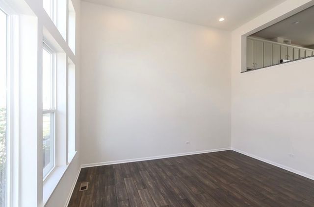 3S616 Everton Drive, Warrenville, IL 60555