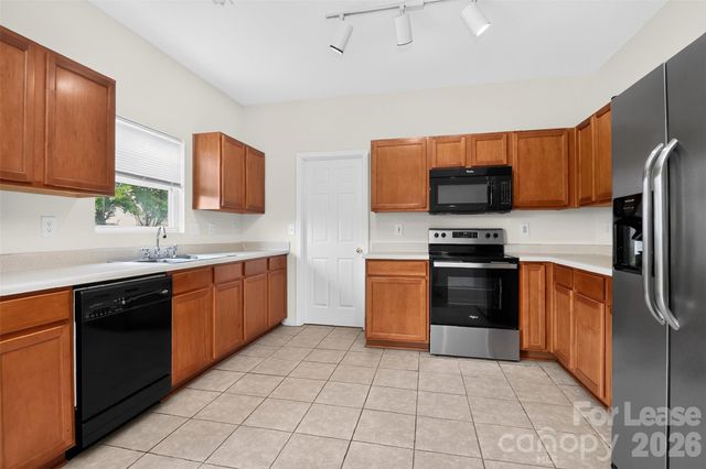9107 Newfield Street, Charlotte, NC 28216