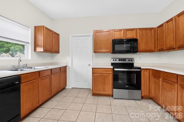 9107 Newfield Street, Charlotte, NC 28216